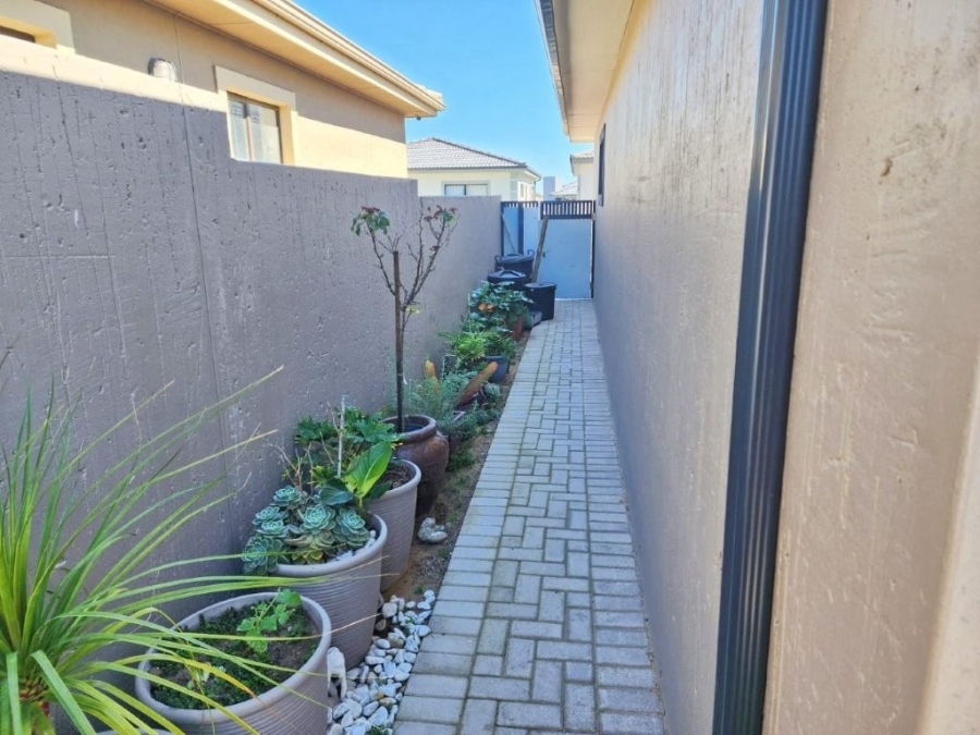2 Bedroom Property for Sale in Dana Bay Western Cape